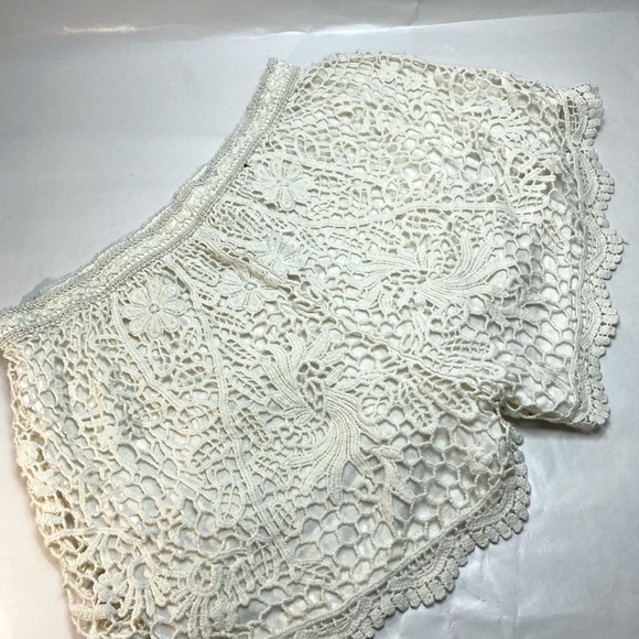 Mossimo Supply S/P Crocheted Shorts in Cream - Picture 2 of 3
